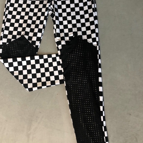 Young & Reckless leggings mesh calf area - Picture 2 of 2